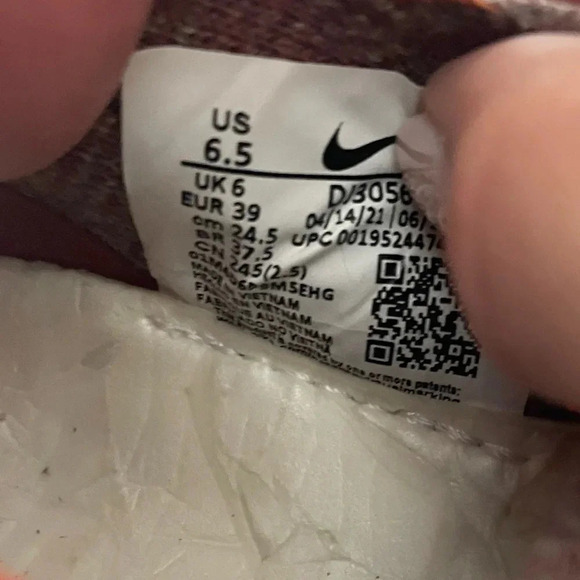 Nike Shoes - Sz. 6.5M / 8.5W - Picture 2 of 6